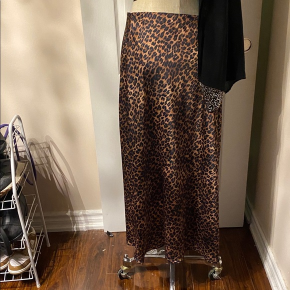Leopard Print Maxi Skirt Sz 10 - Picture 4 of 8
